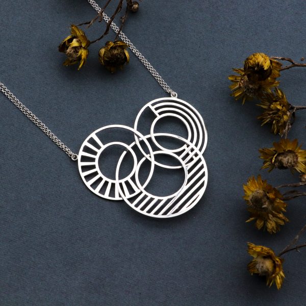 Interlocked Geometric Circles – Necklace Necklaces Interlocked Geometric Circles - Necklace