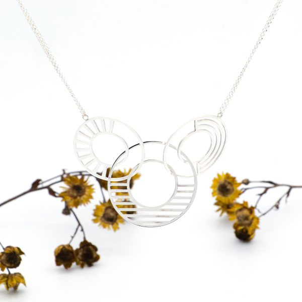 Interlocked Geometric Circles – Necklace Necklaces Interlocked Geometric Circles - Necklace