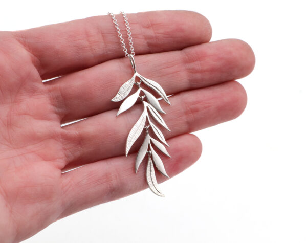 Sterling Silver Flexi-Leaves Pendant Necklaces Sterling Silver Flexi-Leaves Pendant