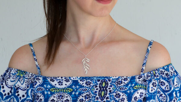 Sterling Silver Flexi-Leaves Pendant Necklaces Sterling Silver Flexi-Leaves Pendant